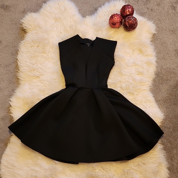 Guess sleeveless scuba knit deep V size XS EUC Plunge evening dress - Picture 2 of 14